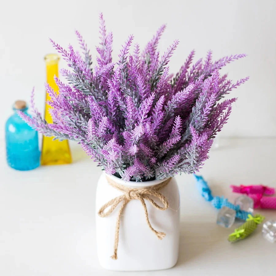 Lavender Plastic Artificial Flowers Purple Bouquet with Green Leaves Fake Flower