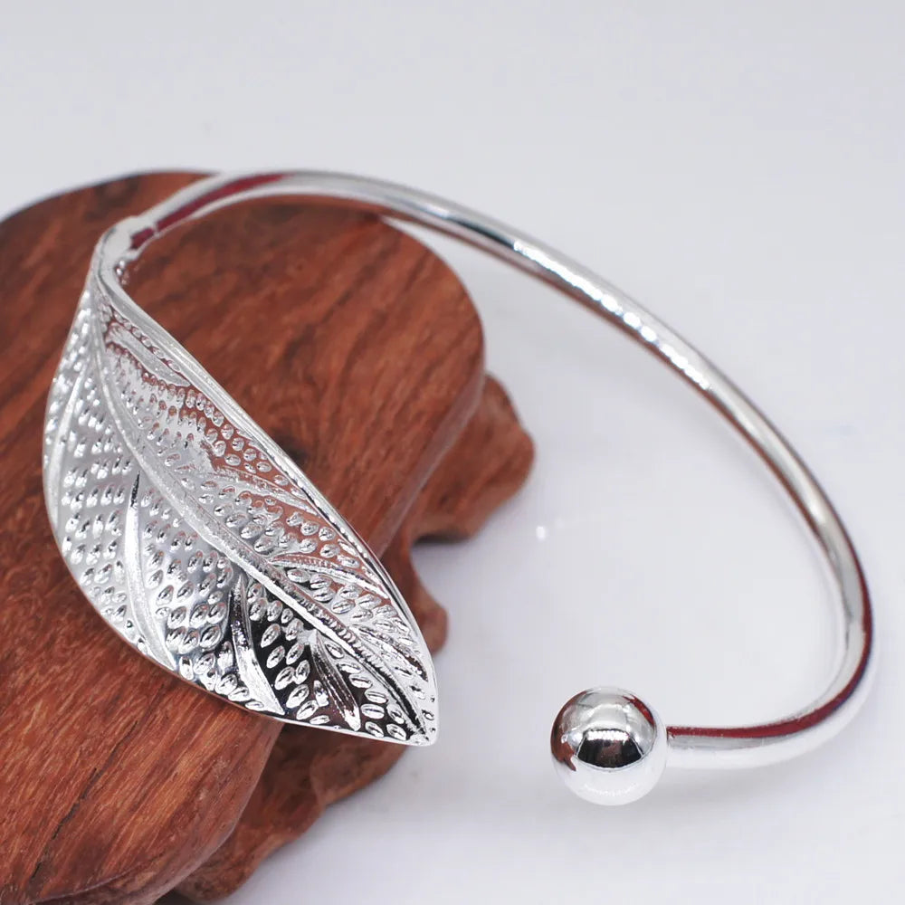 Fashion Silver Color Woman Cuff Bracelet Open Leaf Shaped Adjustable Charm Bangle Girls Party Jewelry Christmas Gifts