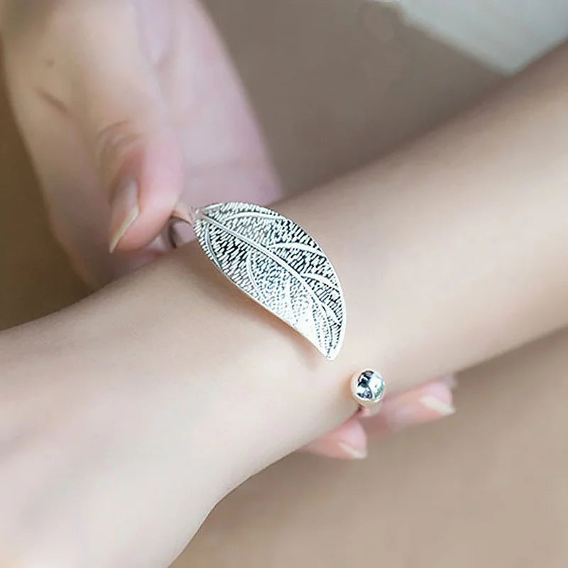 Fashion Silver Color Woman Cuff Bracelet Open Leaf Shaped Adjustable Charm Bangle Girls Party Jewelry Christmas Gifts