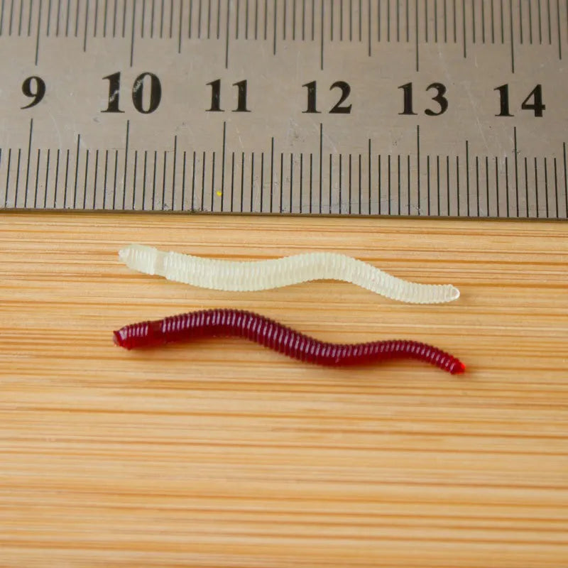 50PCS Fishing Lures Lifelike Fishy Smell Red Soft Lures Simulation Earthworm Luminous Worms Artificial Fishing Lure