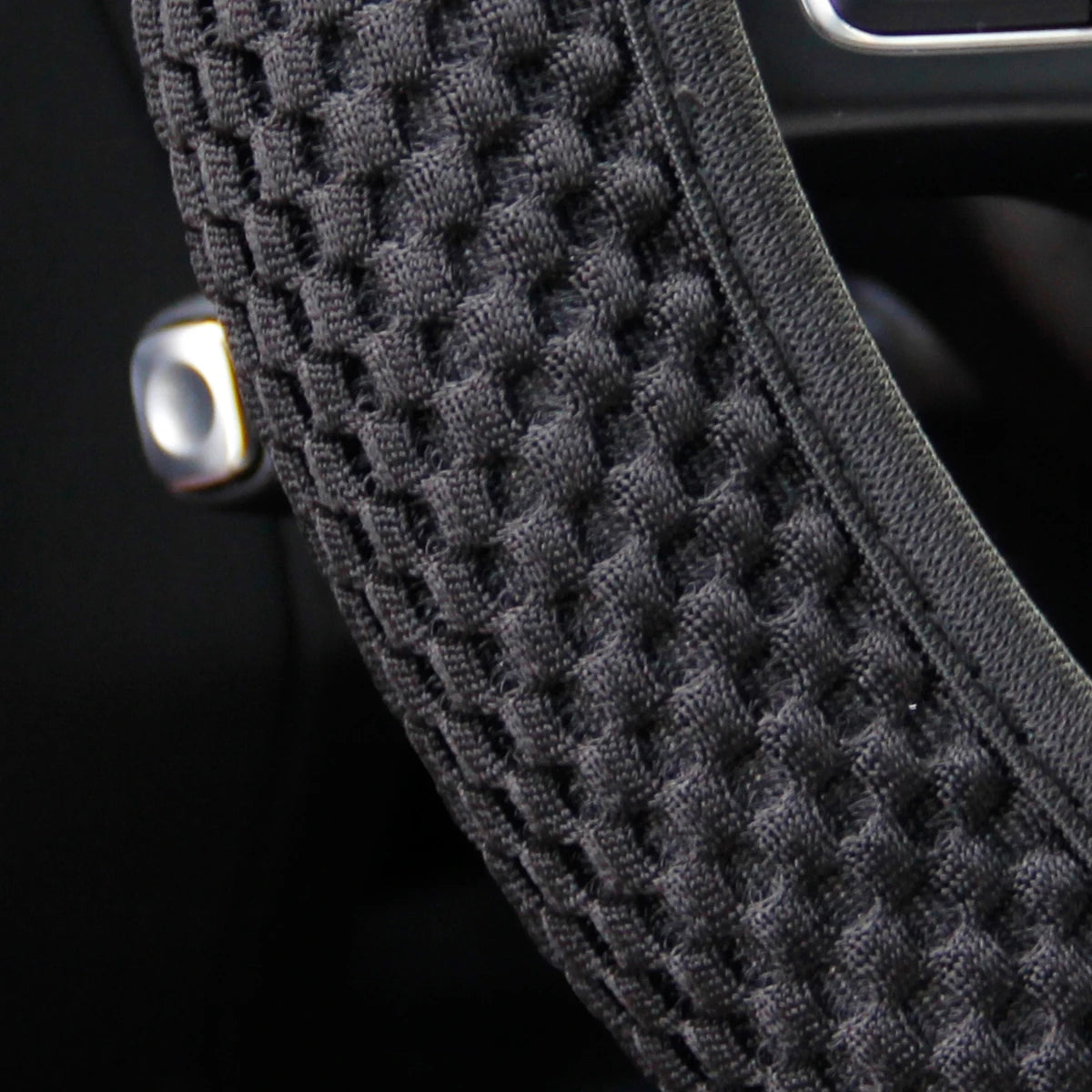 Summer Four Seasons Breathable massage comfortable mesh cloth car steering wheel cover women's car accessories black