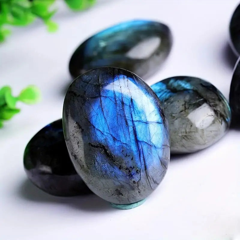 1pcs Labradorite Palm Stone Crystal - Natural Chakra Reiki Polished Healing Pocket Worry Stone Crystal for Anxiety Stress Relief