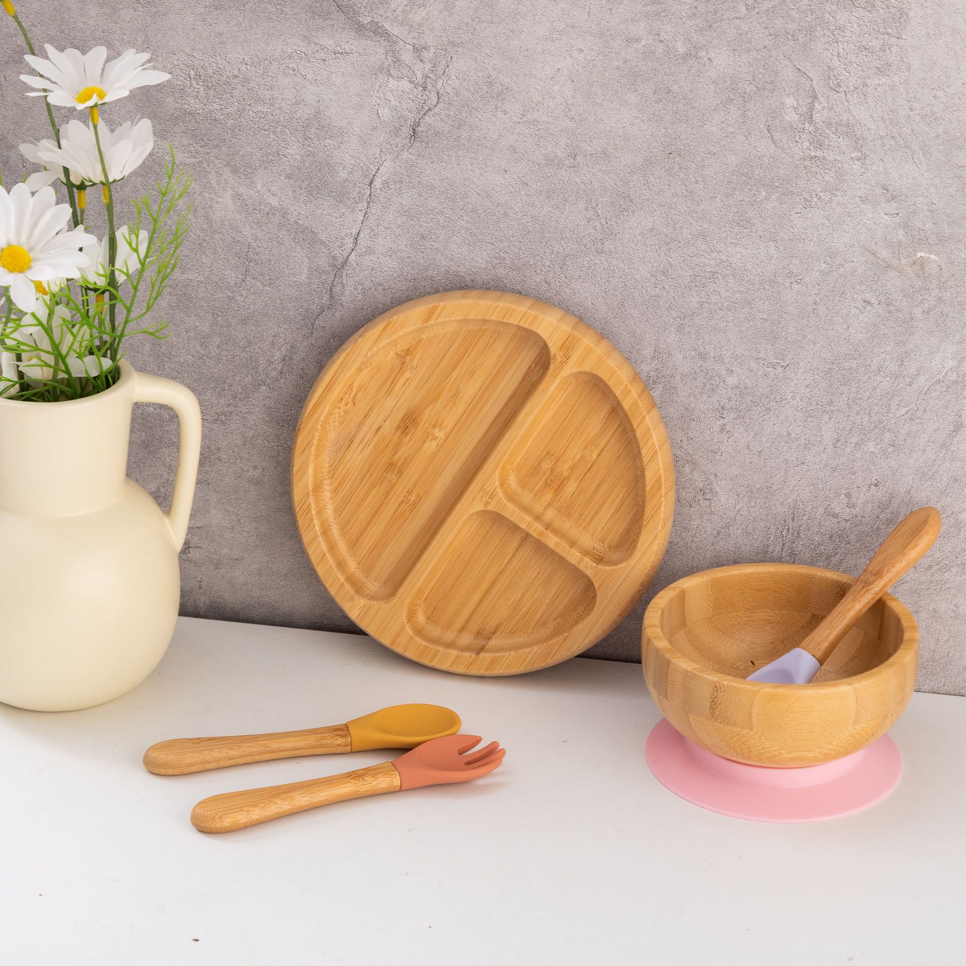 Bamboo Round Compartment Fruit Plate Tray Japanese Plate With Strong Silicone